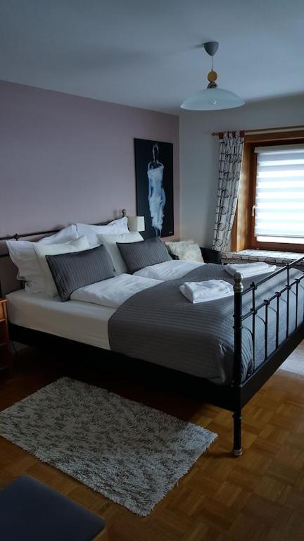 Haus Anna Louise - Niedernsill Apartment ภายนอก รูปภาพ